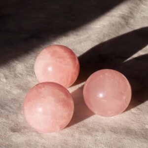 rosenkvarts kugle, roskvarts lyserød krystal