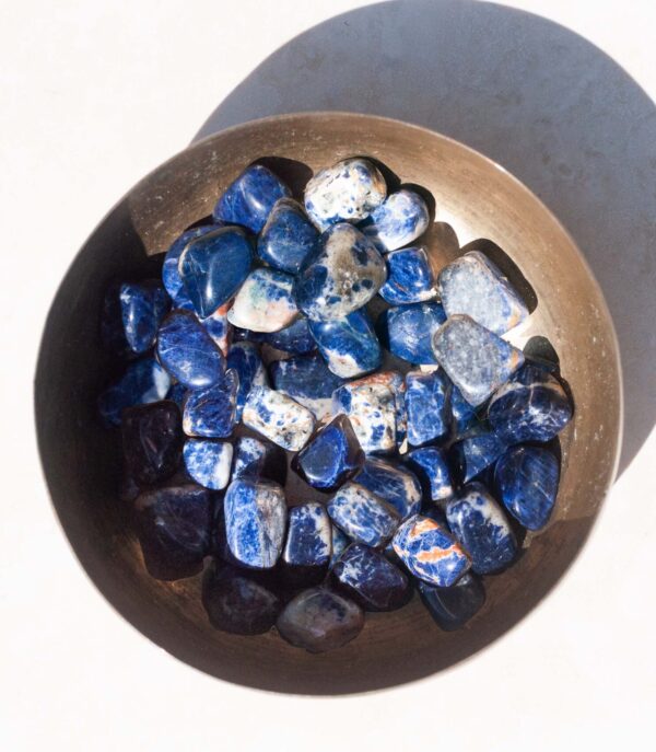 blå sodalit, blå krystal, krystaller, hvvordan kommer jeg mig over stress, stress, støtte ved stress, sodalite