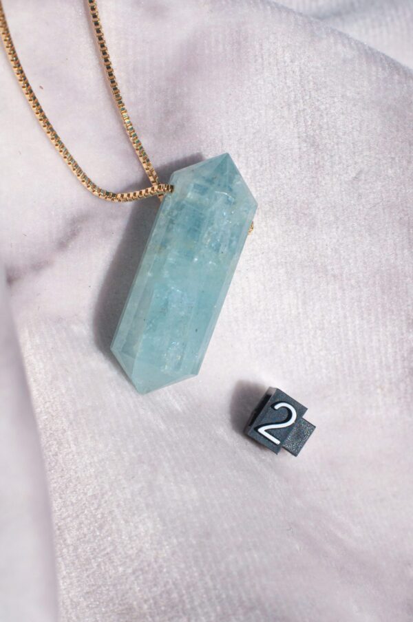 Akvamarin halskæde, aquamarin smykke, blå krystal