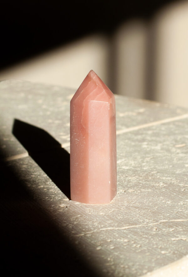 Pink opal krystal tårn, lyserød krystal, pink krystal