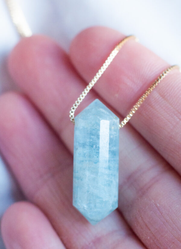 Akvamarin halskæde, aquamarine halskæde, blå krystal